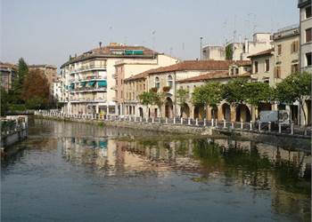 Treviso Centro: Design e Comfort in Classe D con Terrazzi Abitabili e Servizio Custode